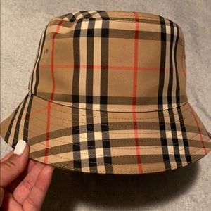 Burberry Hat size Medium